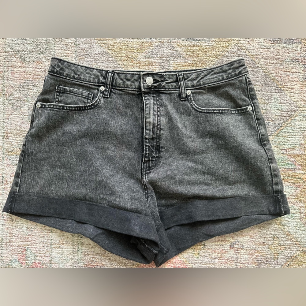 Wild Fable - Women’s Super High Rise Rolled Cuff Jean Shorts Black Wash
